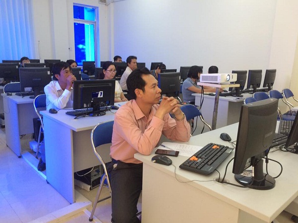 Sở Thông tin và Truyền thông tổ chức tập huấn hướng dẫn cài đặt, sử dụng phần mềm Văn phòng điện tử eOffice cho các đơn vị ngành dọc trong tỉnh 